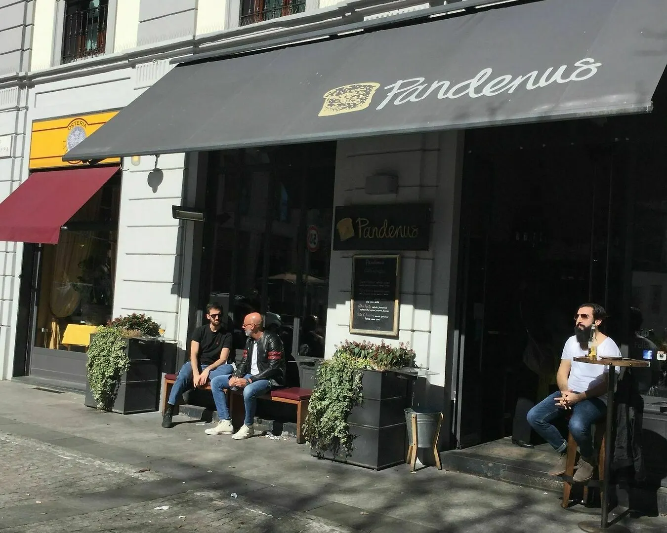 Pandenus Rooms Milán 2*,